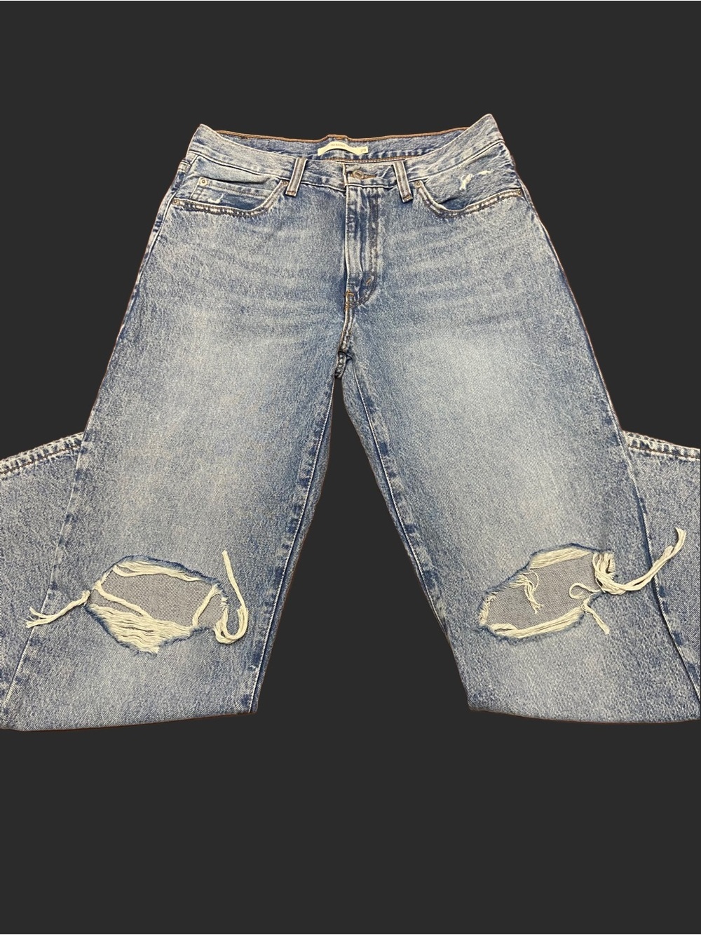 Levi's '94 ripped baggy jeans in a light blue denim wash. Size 29 - Picture 10 of 14